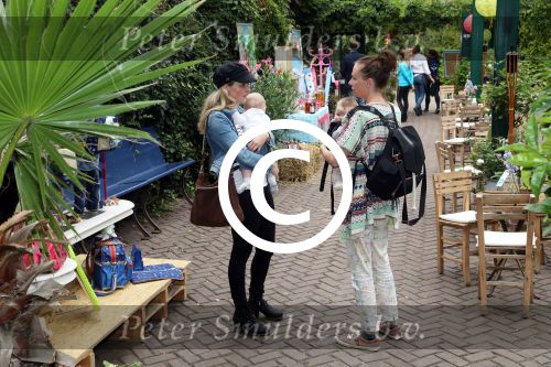 Amsterdam, 22 September 2016
Feest van Lifestyle van LIEF.
Lottie Hellingman en Liza Sips met hun baby\'s