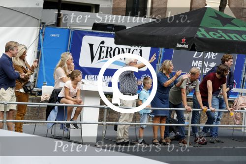 Amsterdam 11 september 2016
Amsterdam city swim tbv ALS door de amsterdamse grachten. Pieter v d Hoogenband kwam samen met zijn verloofde Marie Jose Crooijmans zijn kinderen en zijn ouders en broer