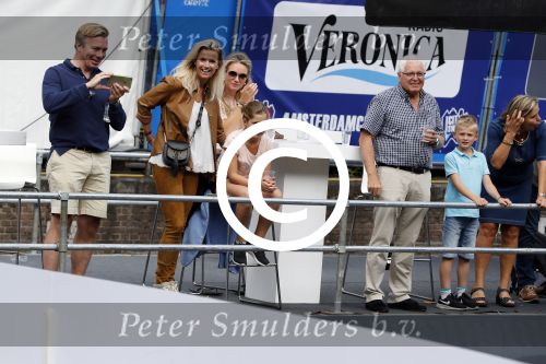 Amsterdam 11 september 2016
Amsterdam city swim tbv ALS door de amsterdamse grachten. Pieter v d Hoogenband kwam samen met zijn verloofde Marie Jose Crooijmans zijn kinderen en zijn ouders en broer