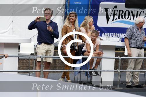 Amsterdam 11 september 2016
Amsterdam city swim tbv ALS door de amsterdamse grachten. Pieter v d Hoogenband kwam samen met zijn verloofde Marie Jose Crooijmans zijn kinderen en zijn ouders en broer