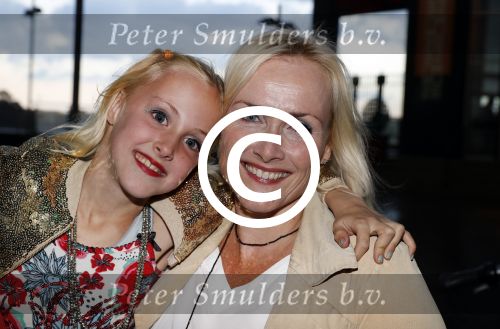Zaandam 1 oktober 2016
Premiere Peter Pan in schouwburg  Zaandam. Marleen v d Loo met dochter