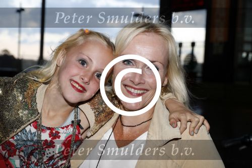 Zaandam 1 oktober 2016
Premiere Peter Pan in schouwburg  Zaandam. Marleen v d Loo met dochter