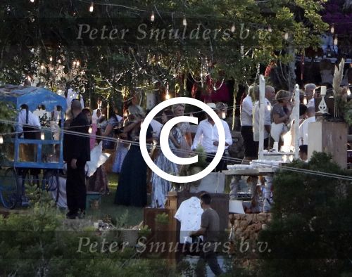 Ibiza 24 september 2016
Trouwen Gigi Ravelli en Roger Hodenius op ibiza . Ze trouwenni zuin huis/finca.