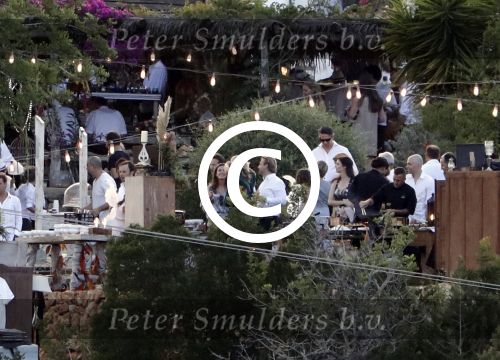 Ibiza 24 september 2016
Trouwen Gigi Ravelli en Roger Hodenius op ibiza . Ze trouwenni zuin huis/finca.