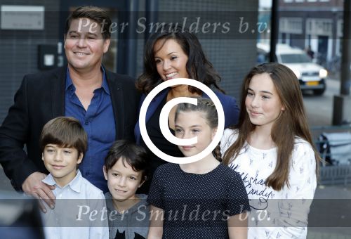 Zaandam 1 oktober 2016
Premiere Peter Pan in schouwburg  Zaandam.
Martijn Krabbe met zijn kinderen Achilles Michelle Jasmijn zijn vriendin Noi Pakon met haar zoontje.