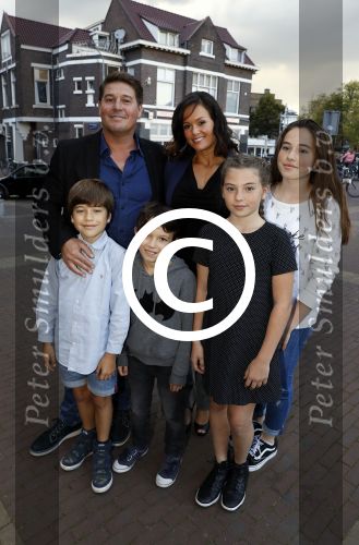 Zaandam 1 oktober 2016
Premiere Peter Pan in schouwburg  Zaandam.
Martijn Krabbe met zijn kinderen Achilles Michelle Jasmijn zijn vriendin Noi Pakon met haar zoontje.