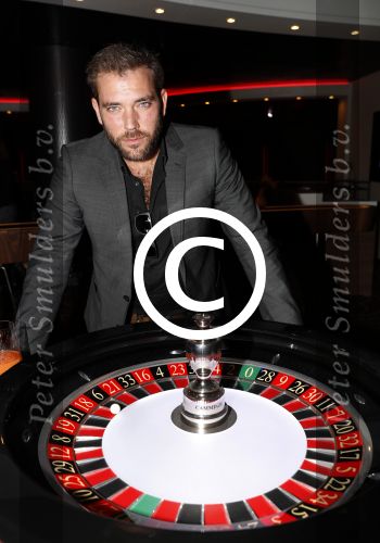 Amsterdam 27 september 2016
Presentatie cast indecent proposal met Matteo v d Grijn Roos v Erkel en Chris tates in het holland casino. Hans Cornelisse is een van de producenten.