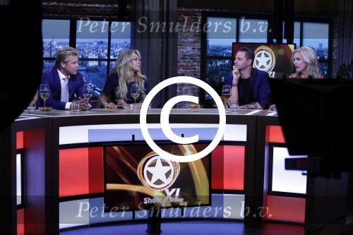 Amsterdam 2 oktober 2016
Patricia Paay en haar vriend  Robbert Hinfelaar bij de opnames van het sbs 6 programma Show XL gepresenteerd door Fred v Leer en Lucille Werner. Tim Douwsma en Nicolette v Dam zitten er ook.
