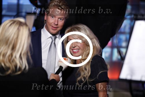 Amsterdam 2 oktober 2016
Patricia Paay en haar vriend  Robbert Hinfelaar bij de opnames van het sbs 6 programma Show XL gepresenteerd door Fred v Leer en Lucille Werner. Tim Douwsma en Nicolette v Dam zitten er ook.