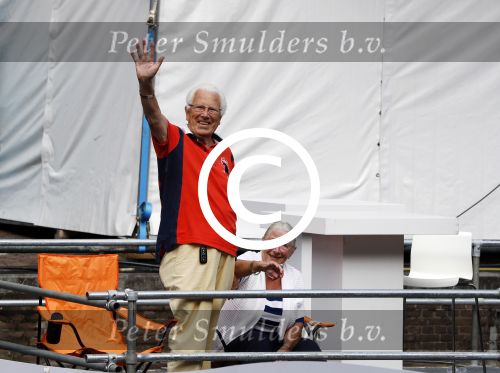 Amsterdam 11 september 2016
Amsterdam city swim tbv ALS door de amsterdamse grachten. paul en Leny v Gorcum kijken naar hun kleinzoon