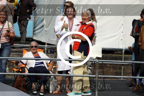 Amsterdam 11 september 2016
Amsterdam city swim tbv ALS door de amsterdamse grachten. paul en Leny v Gorcum kijken naar hun kleinzoon
