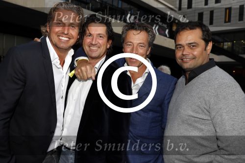 Amsterdam 4 oktober 2016
Bijeenkomst met divers sprekers in het ziggo dome. Pieter v d Hoogenband met vrienden Toon Stas Bob Goevaers en ...