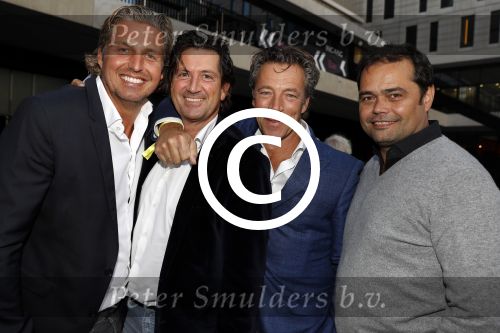 Amsterdam 4 oktober 2016
Bijeenkomst met divers sprekers in het ziggo dome. Pieter v d Hoogenband met vrienden Toon Stas Bob Goevaers en ...