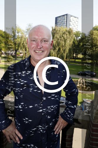 Rotterdam 14 september 2016
Boekpresentatie boek Rene v Gijp geschreven door Michiel v Egmond bij the harbour club. Zijn zoons Bicky en Sanny kregen de eerste exemplaren
