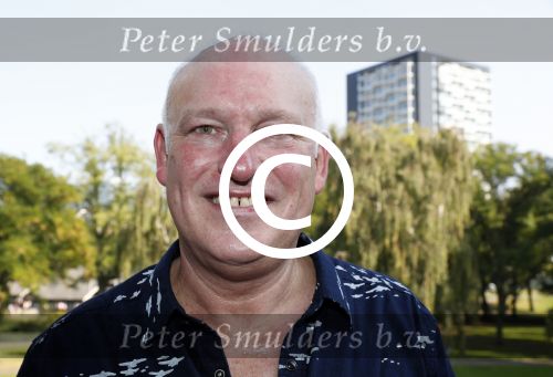 Rotterdam 14 september 2016
Boekpresentatie boek Rene v Gijp geschreven door Michiel v Egmond bij the harbour club. Zijn zoons Bicky en Sanny kregen de eerste exemplaren