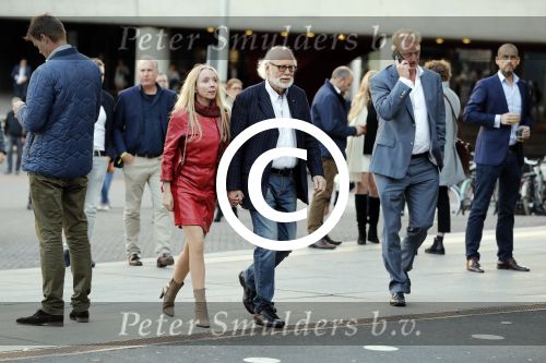 Amsterdam 4 oktober 2016
Bijeenkomst met divers sprekers in het ziggo dome. Rob Houwer met vrouw