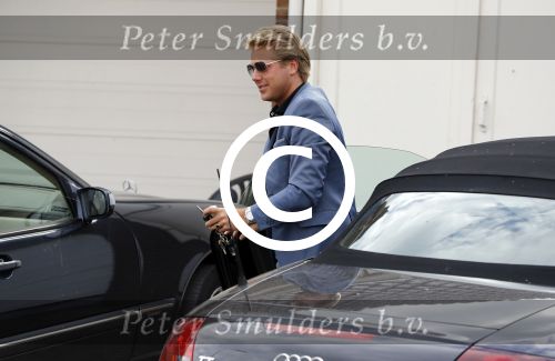 Lijnden 19 september 2016
Patricia Paay en haar nieuwe vriend Robbert Hinfelaar arriveren in haar auto bij haar huis.