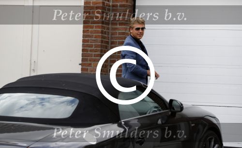 Lijnden 19 september 2016
Patricia Paay en haar nieuwe vriend Robbert Hinfelaar arriveren in haar auto bij haar huis.