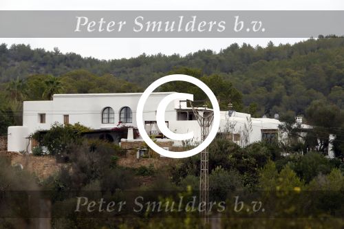Ibiza 24 september 2016
Trouwen Gigi Ravelli en Roger Hodenius op ibiza . Ze trouwenni zuin huis/finca.