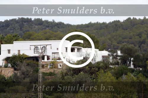Ibiza 24 september 2016
Trouwen Gigi Ravelli en Roger Hodenius op ibiza . Ze trouwenni zuin huis/finca.