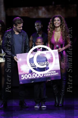 Utrecht 14 september 2016
1 jaar the bodyguard in het beatrixtheater met oa Romy Monteiro Nurlaila en Patrick Martens
