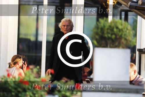 Amsterdam 12 september 2016
Rutger hauer op terras van het Amstel Hotel met vrienden en oud model Tatjana Patitz
