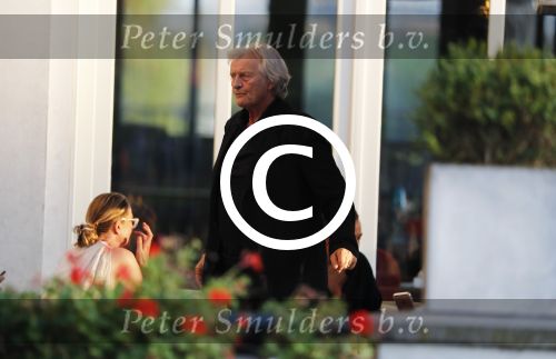 Amsterdam 12 september 2016
Rutger hauer op terras van het Amstel Hotel met vrienden en oud model Tatjana Patitz