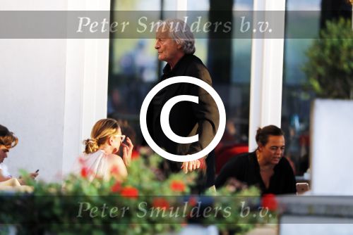 Amsterdam 12 september 2016
Rutger hauer op terras van het Amstel Hotel met vrienden en oud model Tatjana Patitz
