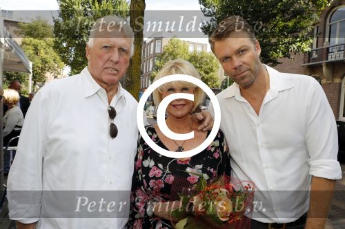 Amsterdam 10 septmber 2016
Opening winkel en modeshow Sheila de Vries. Sheila met man en zoon
