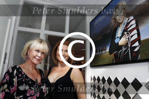 Amsterdam 10 septmber 2016
Opening winkel en modeshow Sheila de Vries. Sheila met Anouk v Nes
