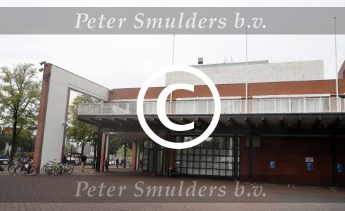 Amsterdam 17 september 2016
Erwin Olaf en zijn partner Kevin trouwen in de stopera . Beide moeders alsmede Hans v Manen waren aanwezig. Ze vertrokken met de fiets