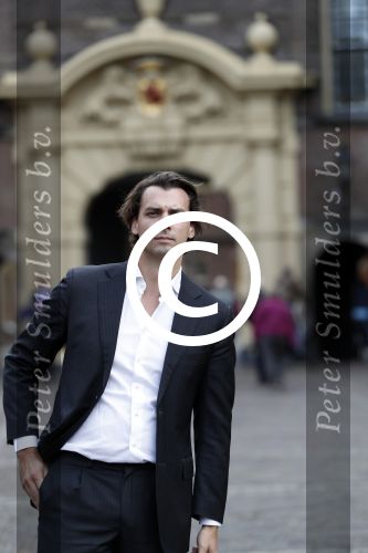 Den Haag 6 oktober 2016
Thiery Baudet rondom en op het binnenhof en bij torentje.