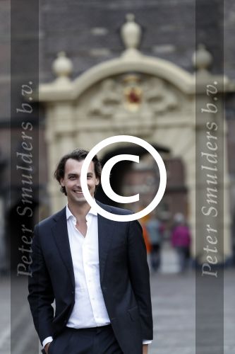 Den Haag 6 oktober 2016
Thiery Baudet rondom en op het binnenhof en bij torentje.