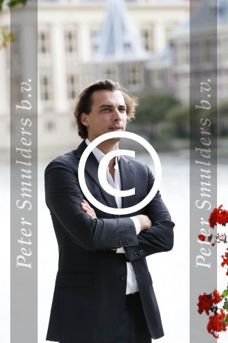 Den Haag 6 oktober 2016
Thiery Baudet rondom en op het binnenhof en bij torentje.