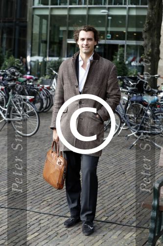 Den Haag 6 oktober 2016
Thiery Baudet rondom en op het binnenhof en bij torentje.