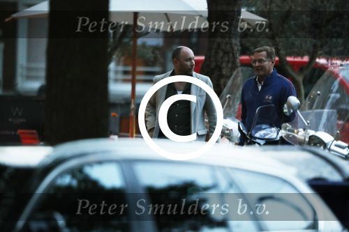 Amsterdam 26 september 2017
Albert Verlinde gaat met zijn nieuwe vriend een hapje eten bij v Dam op de cornelis schuytstraat