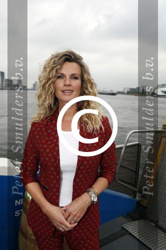 Amsterdam 28 september 2017
Castpresentaie van de Spa ( net 5 serie). De cast bestaat uit Annette Barlo Mattijn Hartemink Eva Marie v d Waal Rein v DuivenbodenDavy Eduard King Juvat Westendorp Beau Schneider Lara Leijs Nzinga Sordam en Eva Bartels.