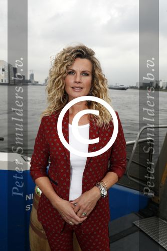 Amsterdam 28 september 2017
Castpresentaie van de Spa ( net 5 serie). De cast bestaat uit Annette Barlo Mattijn Hartemink Eva Marie v d Waal Rein v DuivenbodenDavy Eduard King Juvat Westendorp Beau Schneider Lara Leijs Nzinga Sordam en Eva Bartels.