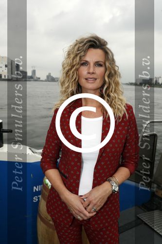 Amsterdam 28 september 2017
Castpresentaie van de Spa ( net 5 serie). De cast bestaat uit Annette Barlo Mattijn Hartemink Eva Marie v d Waal Rein v DuivenbodenDavy Eduard King Juvat Westendorp Beau Schneider Lara Leijs Nzinga Sordam en Eva Bartels.