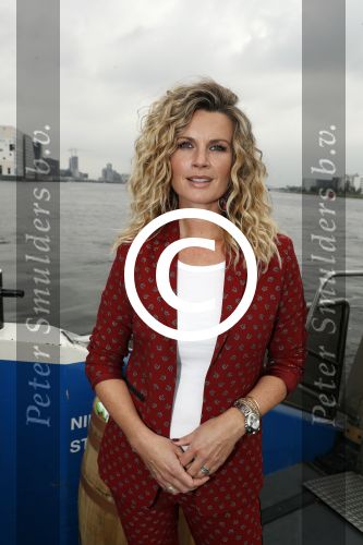 Amsterdam 28 september 2017
Castpresentaie van de Spa ( net 5 serie). De cast bestaat uit Annette Barlo Mattijn Hartemink Eva Marie v d Waal Rein v DuivenbodenDavy Eduard King Juvat Westendorp Beau Schneider Lara Leijs Nzinga Sordam en Eva Bartels.