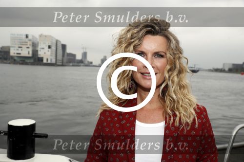 Amsterdam 28 september 2017
Castpresentaie van de Spa ( net 5 serie). De cast bestaat uit Annette Barlo Mattijn Hartemink Eva Marie v d Waal Rein v DuivenbodenDavy Eduard King Juvat Westendorp Beau Schneider Lara Leijs Nzinga Sordam en Eva Bartels.