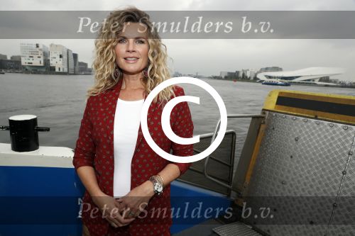 Amsterdam 28 september 2017
Castpresentaie van de Spa ( net 5 serie). De cast bestaat uit Annette Barlo Mattijn Hartemink Eva Marie v d Waal Rein v DuivenbodenDavy Eduard King Juvat Westendorp Beau Schneider Lara Leijs Nzinga Sordam en Eva Bartels.