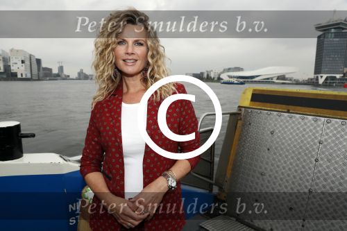 Amsterdam 28 september 2017
Castpresentaie van de Spa ( net 5 serie). De cast bestaat uit Annette Barlo Mattijn Hartemink Eva Marie v d Waal Rein v DuivenbodenDavy Eduard King Juvat Westendorp Beau Schneider Lara Leijs Nzinga Sordam en Eva Bartels.