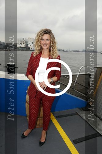 Amsterdam 28 september 2017
Castpresentaie van de Spa ( net 5 serie). De cast bestaat uit Annette Barlo Mattijn Hartemink Eva Marie v d Waal Rein v DuivenbodenDavy Eduard King Juvat Westendorp Beau Schneider Lara Leijs Nzinga Sordam en Eva Bartels.