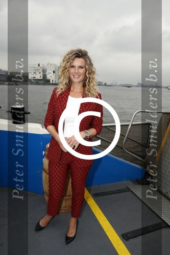 Amsterdam 28 september 2017
Castpresentaie van de Spa ( net 5 serie). De cast bestaat uit Annette Barlo Mattijn Hartemink Eva Marie v d Waal Rein v DuivenbodenDavy Eduard King Juvat Westendorp Beau Schneider Lara Leijs Nzinga Sordam en Eva Bartels.