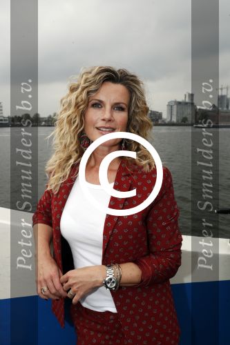 Amsterdam 28 september 2017
Castpresentaie van de Spa ( net 5 serie). De cast bestaat uit Annette Barlo Mattijn Hartemink Eva Marie v d Waal Rein v DuivenbodenDavy Eduard King Juvat Westendorp Beau Schneider Lara Leijs Nzinga Sordam en Eva Bartels.