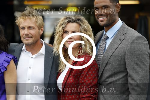 Amsterdam 28 september 2017
Castpresentaie van de Spa ( net 5 serie). De cast bestaat uit Annette Barlo Mattijn Hartemink Eva Marie v d Waal Rein v DuivenbodenDavy Eduard King Juvat Westendorp Beau Schneider Lara Leijs Nzinga Sordam en Eva Bartels.