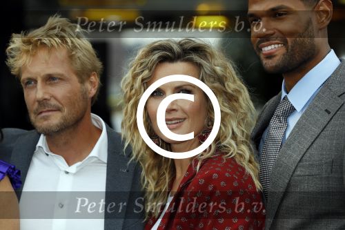 Amsterdam 28 september 2017
Castpresentaie van de Spa ( net 5 serie). De cast bestaat uit Annette Barlo Mattijn Hartemink Eva Marie v d Waal Rein v DuivenbodenDavy Eduard King Juvat Westendorp Beau Schneider Lara Leijs Nzinga Sordam en Eva Bartels.