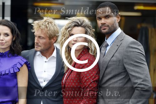 Amsterdam 28 september 2017
Castpresentaie van de Spa ( net 5 serie). De cast bestaat uit Annette Barlo Mattijn Hartemink Eva Marie v d Waal Rein v DuivenbodenDavy Eduard King Juvat Westendorp Beau Schneider Lara Leijs Nzinga Sordam en Eva Bartels.