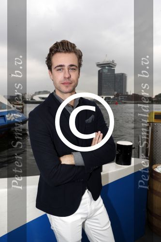 Amsterdam 28 september 2017
Castpresentaie van de Spa ( net 5 serie). De cast bestaat uit Annette Barlo Mattijn Hartemink Eva Marie v d Waal Rein v DuivenbodenDavy Eduard King Juvat Westendorp Beau Schneider Lara Leijs Nzinga Sordam en Eva Bartels.